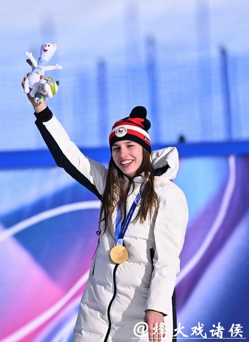 冬奥会单板滑雪女子平行大回转 捷克选手夺冠 冬奥会单板滑雪女子平行大回转 捷克选手夺冠