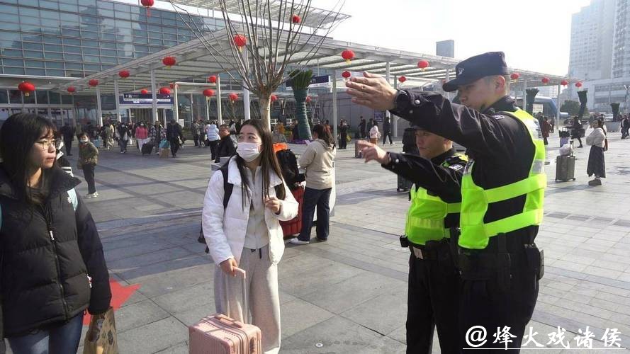 出沪车流高峰已至!春节期间,上海警方多措并举保障城市安全有序 出沪车流高峰已至!春节期间,上海警方多措并举保障城市安全有序