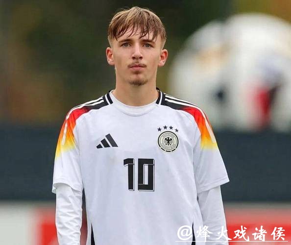 17岁小将卡尔欧冠4场3球 拜仁3-1逆转葡萄牙体育 17岁小将卡尔欧冠4场3球 拜仁3-1逆转葡萄牙体育